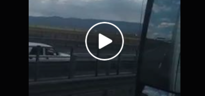 VIDEO: Cu Dacia 1310 pe contrasens pe Autostrada Turda-Gilău. Filmulețul a strâns în 3 zile 200.000 de vizualizări