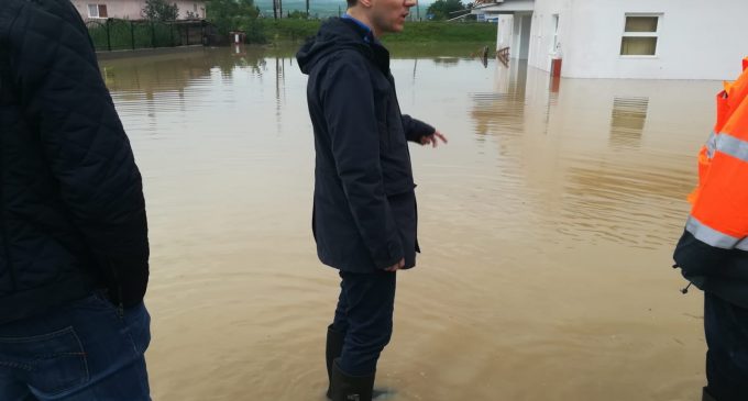 Ministrul delegat pentru Afaceri Europene, Victor Negrescu, în zonele afectate de inundații din județul Alba